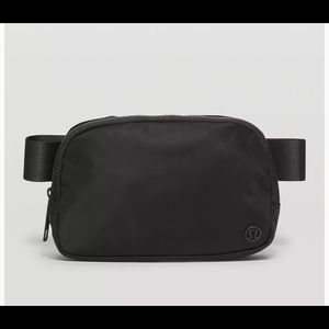 Lululemon Everywhere Belt Bag